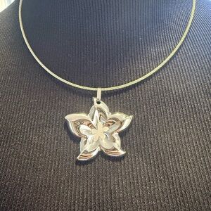 Elegant Silver Floral Pendant Necklace